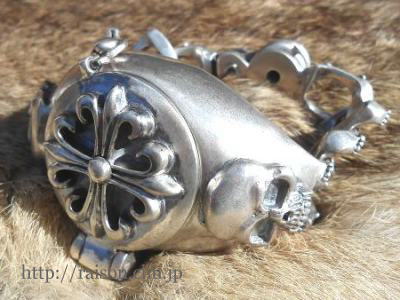 �������̃t���I�[�_�[�E�E�H�b�`�P�[�X�B